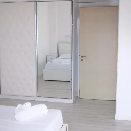 Apartment Azura Beach