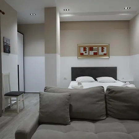 Azura Apartment *