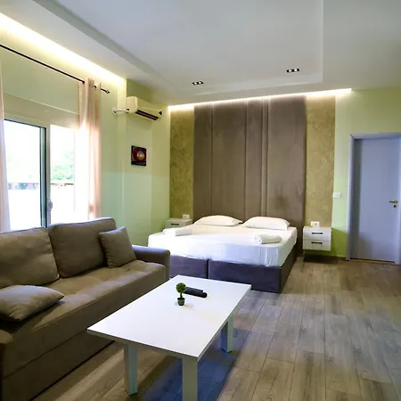 Azura Apartment *